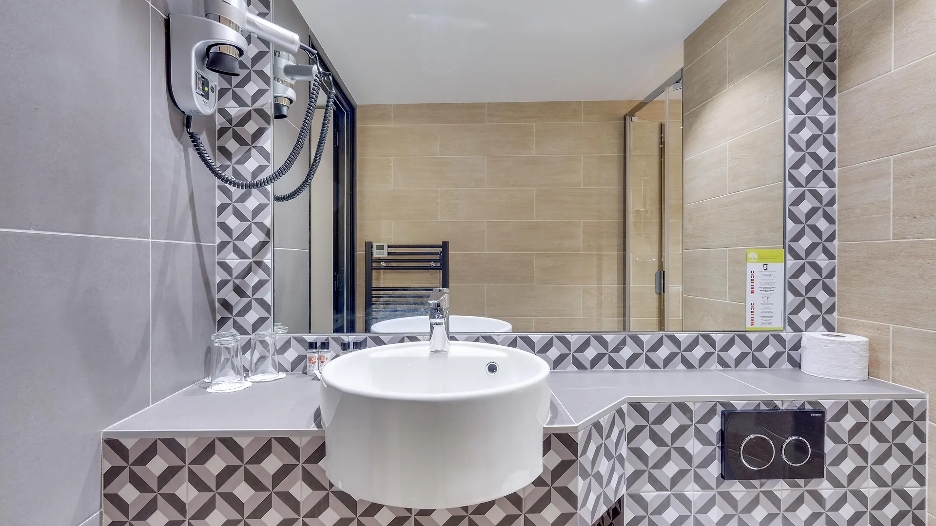 Lucien & Marinette Hotel 3*